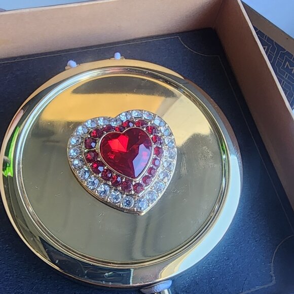 Monet Dual Compact Mirror Red Faceted Rhinestone Heart Gold Tone NIB - Picture 2 of 6